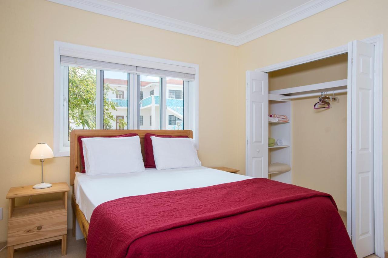 Sir Charles Guest House Palmetto Point Екстериор снимка