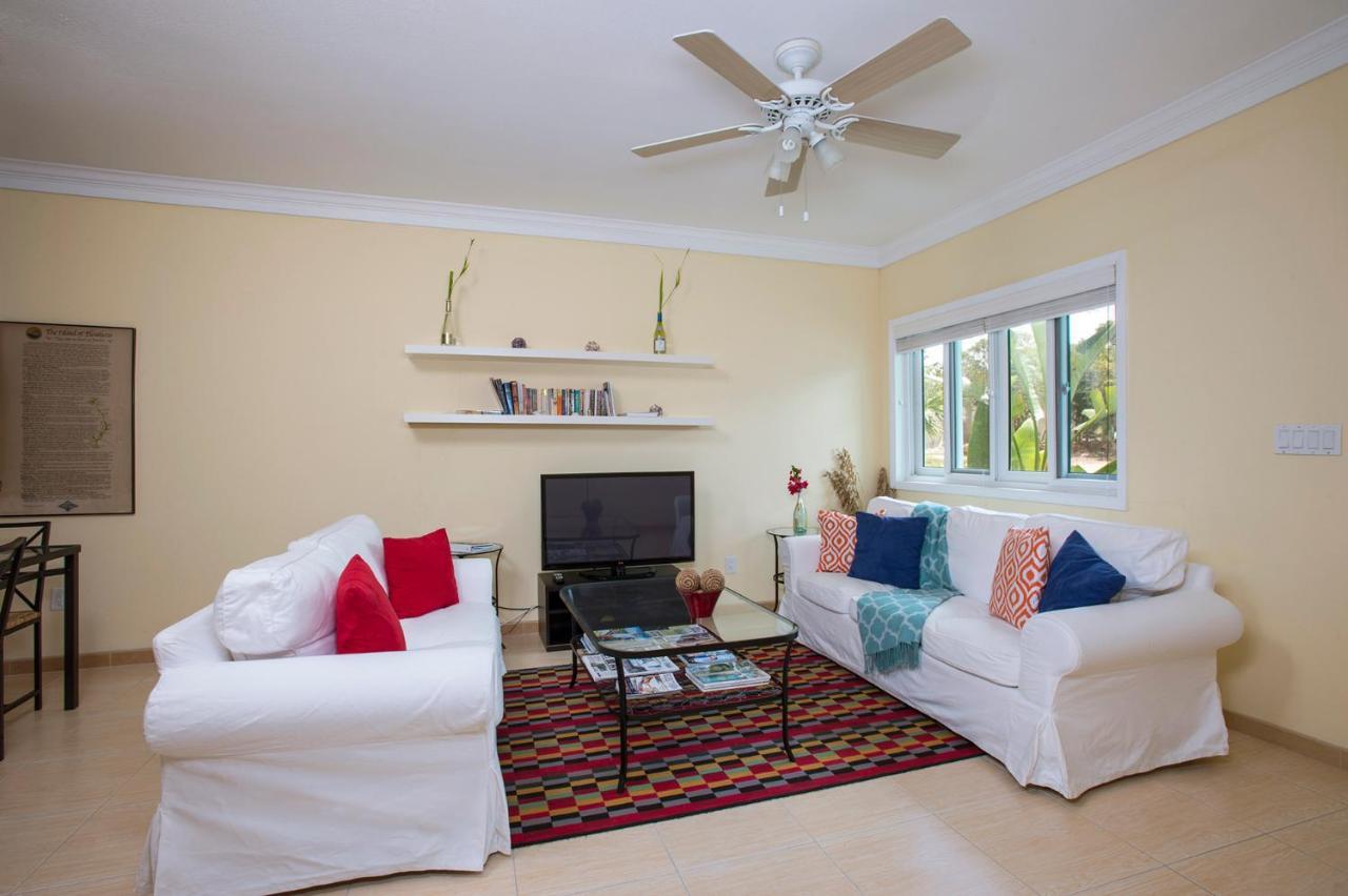 Sir Charles Guest House Palmetto Point Екстериор снимка