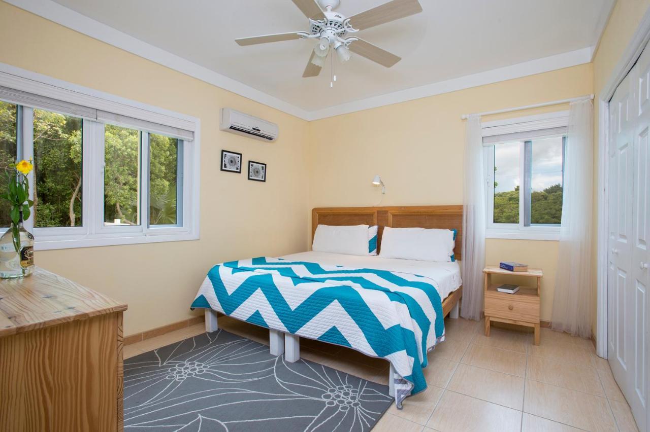 Sir Charles Guest House Palmetto Point Екстериор снимка