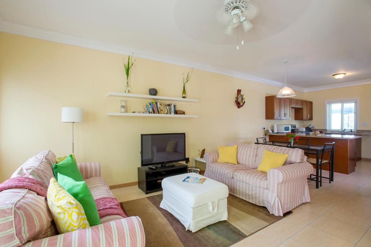 Sir Charles Guest House Palmetto Point Екстериор снимка