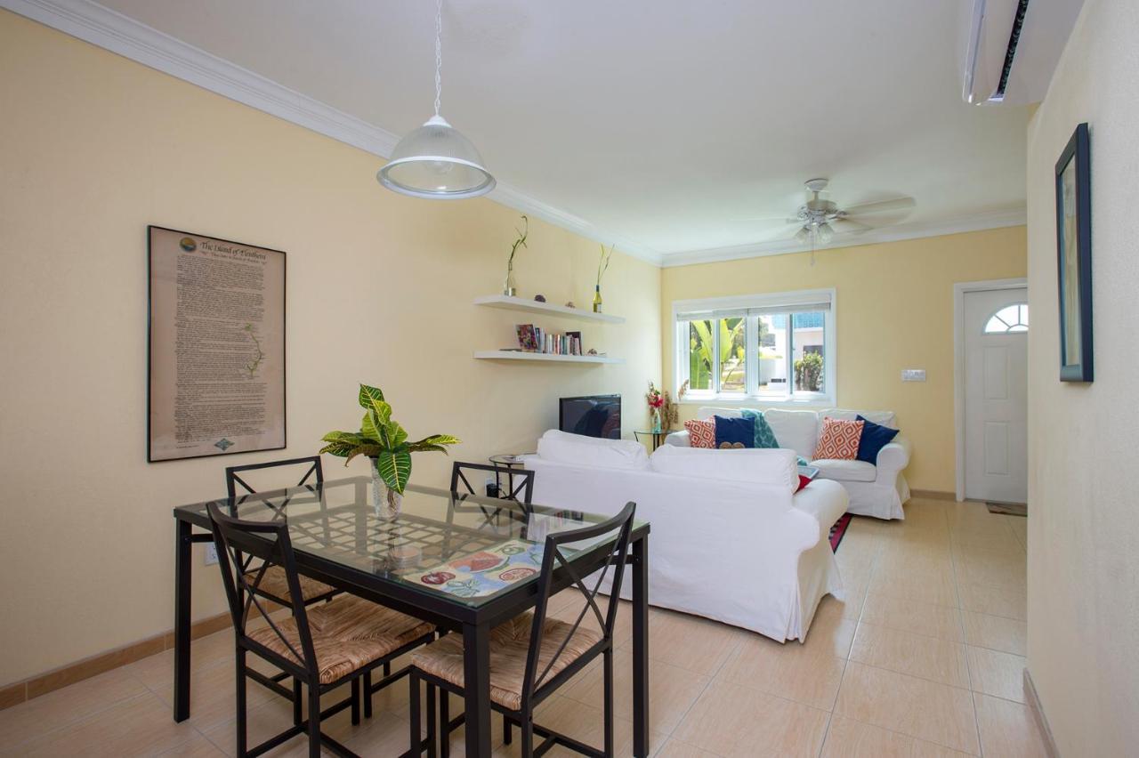 Sir Charles Guest House Palmetto Point Екстериор снимка