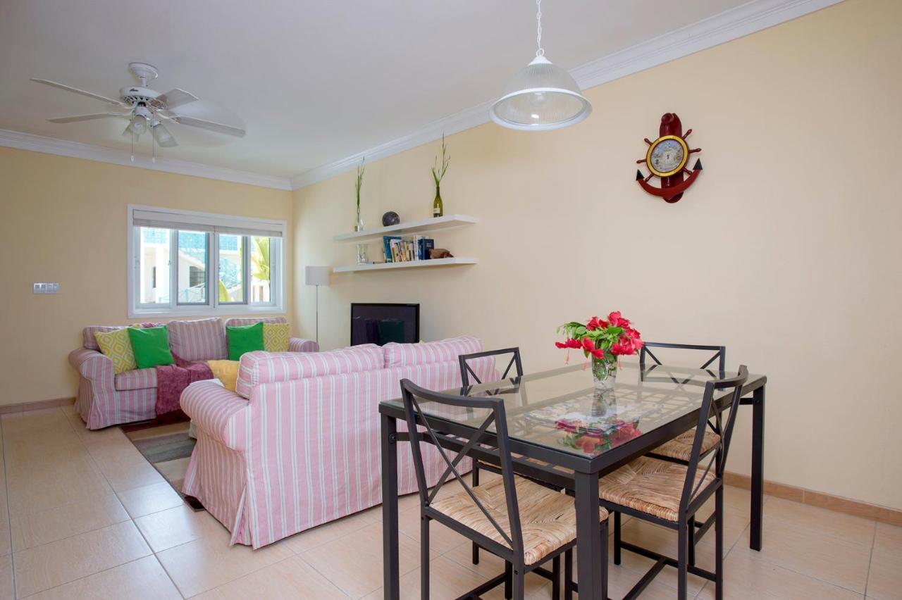 Sir Charles Guest House Palmetto Point Екстериор снимка