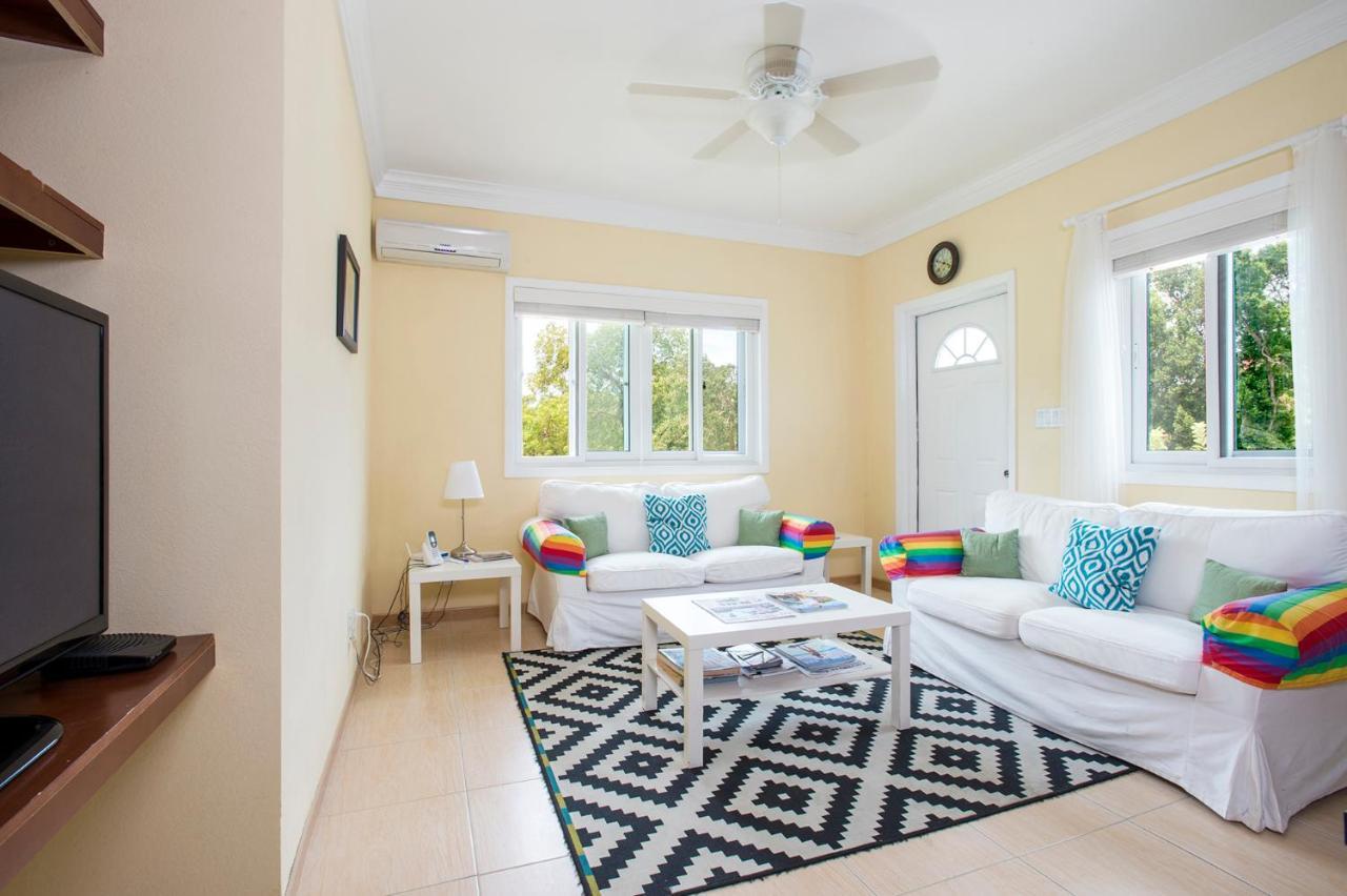 Sir Charles Guest House Palmetto Point Екстериор снимка