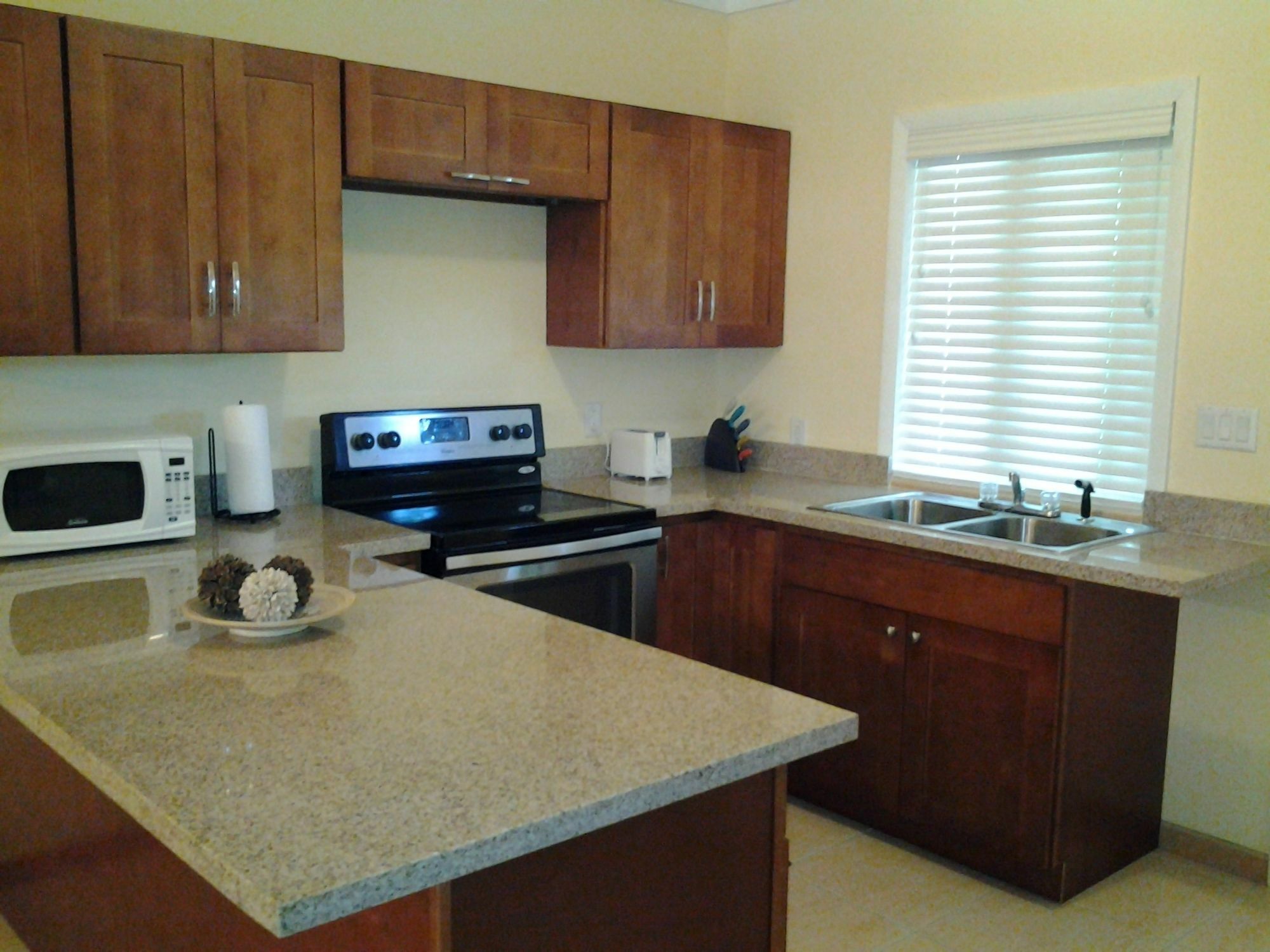 Sir Charles Guest House Palmetto Point Екстериор снимка