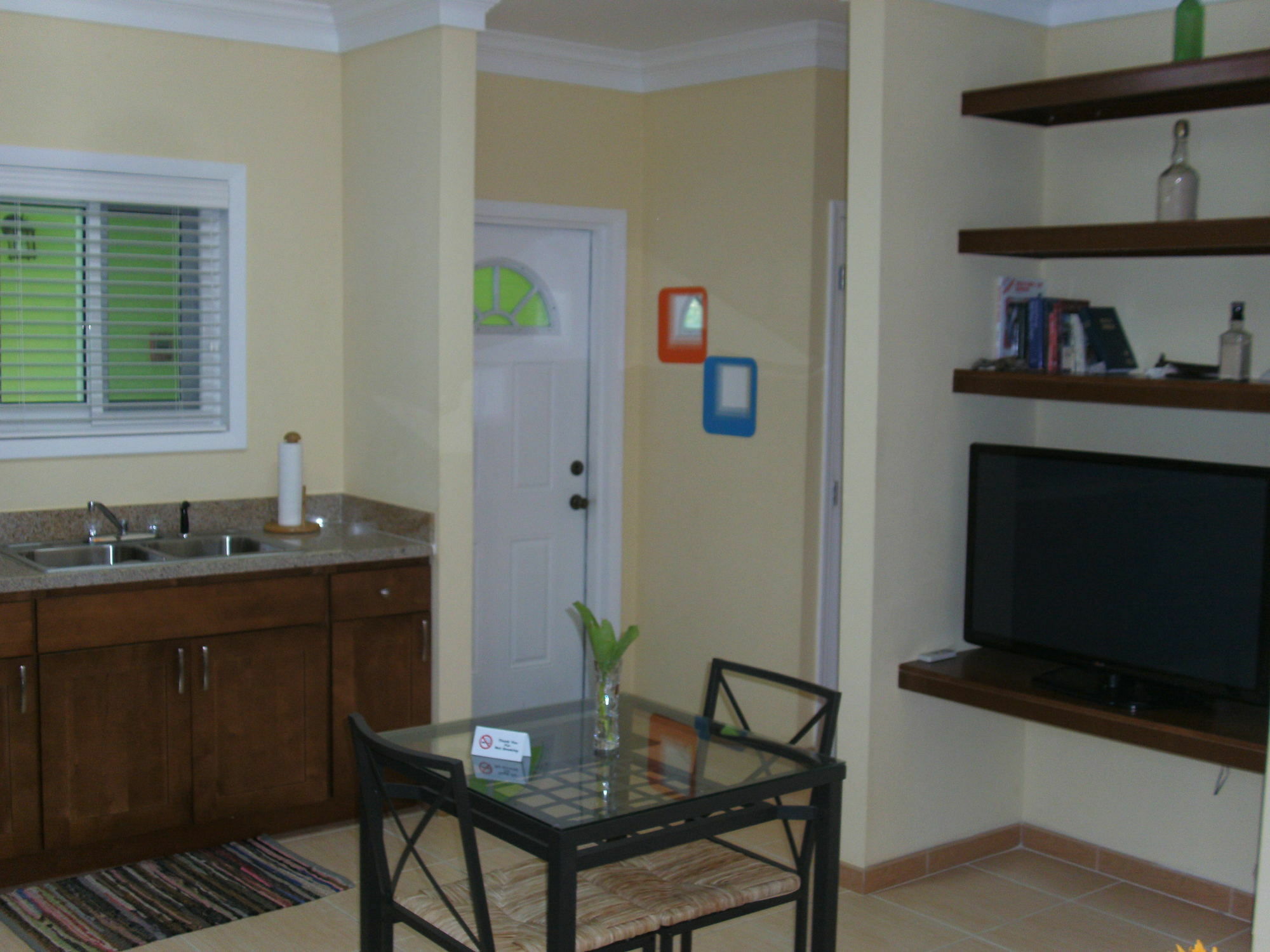 Sir Charles Guest House Palmetto Point Екстериор снимка