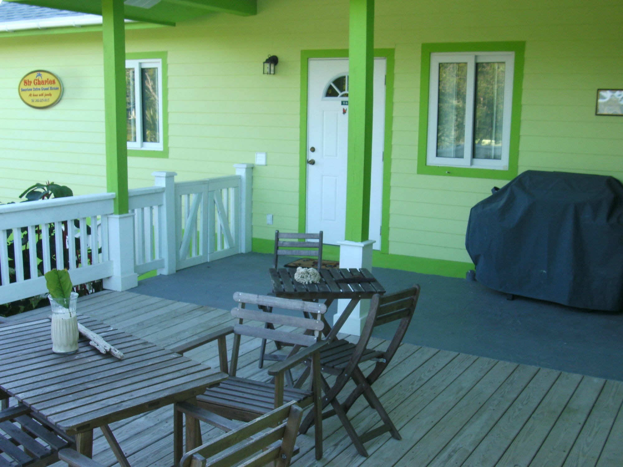 Sir Charles Guest House Palmetto Point Екстериор снимка